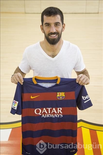 Arda Turan sahaya iniyor