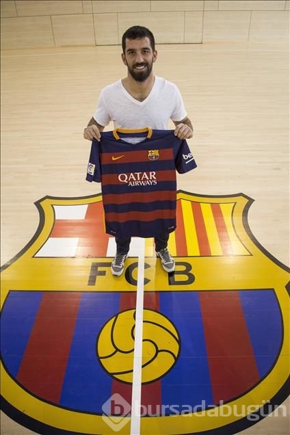 Arda Turan sahaya iniyor