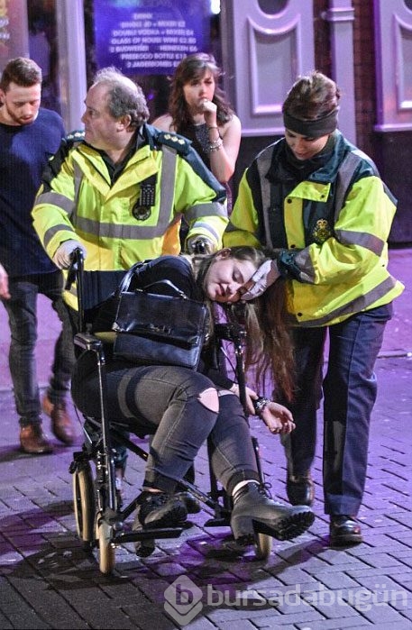 Polis müdahale ederken bile birasına sarıldı!