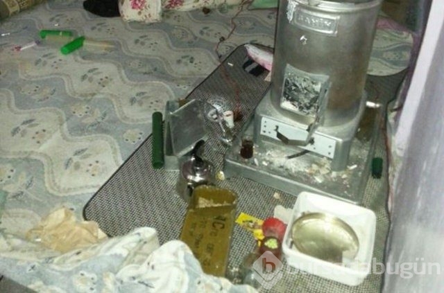Teröristlerin gizlendiği evden çuval çuval çıkıyor