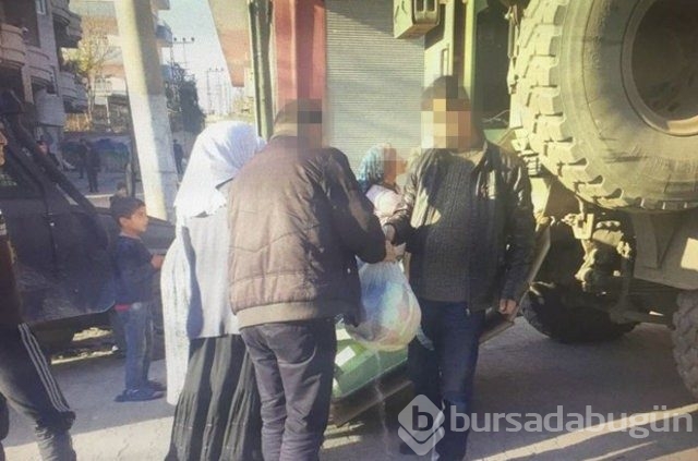 Teröristlerin gizlendiği evden çuval çuval çıkıyor