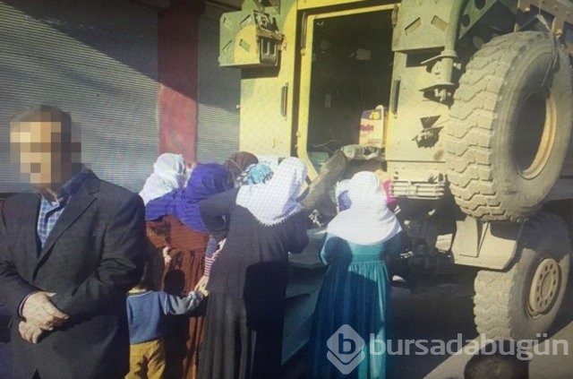 Teröristlerin gizlendiği evden çuval çuval çıkıyor