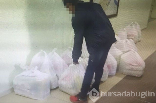 Teröristlerin gizlendiği evden çuval çuval çıkıyor