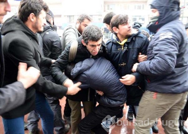 Beşiktaş'ta gençlere polis müdahalesi!
