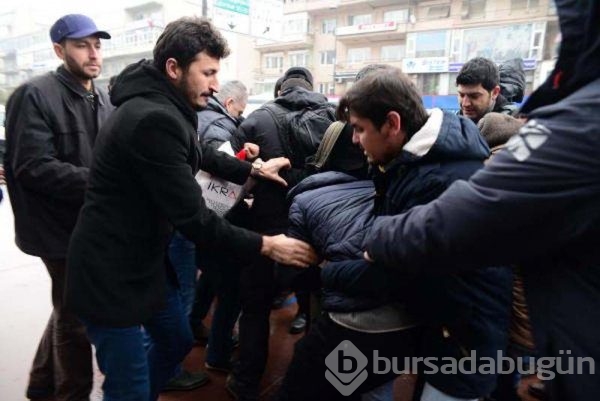 Beşiktaş'ta gençlere polis müdahalesi!