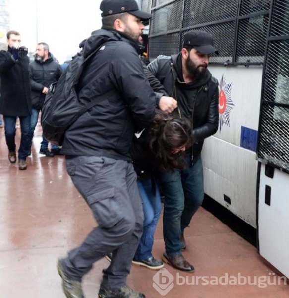 Beşiktaş'ta gençlere polis müdahalesi!