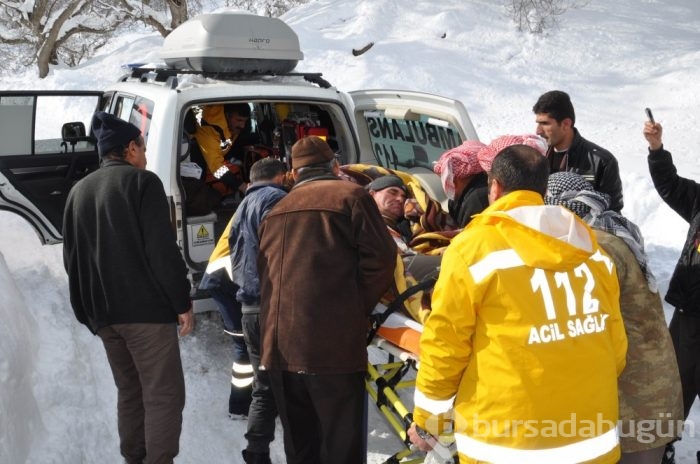 Ambulansa kadar köylüler taşıdı