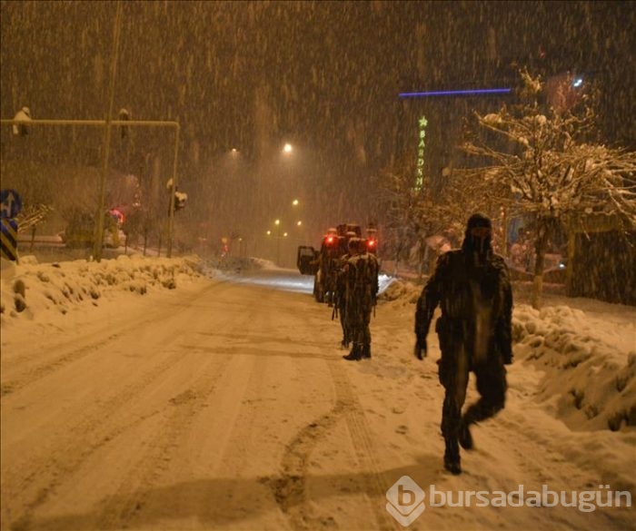 Siirtte yol kesmeye çalışan teröristlere operasyon