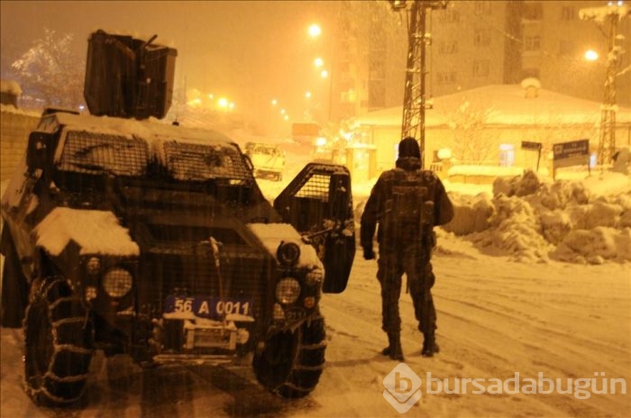 Siirtte yol kesmeye çalışan teröristlere operasyon