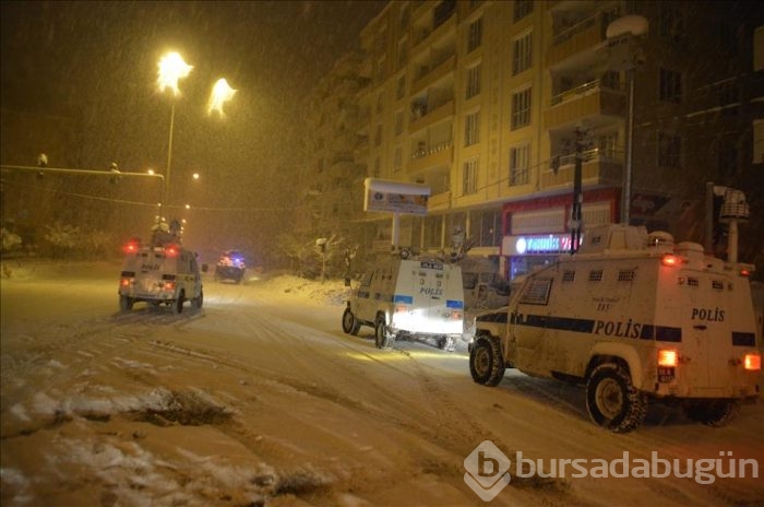 Siirtte yol kesmeye çalışan teröristlere operasyon