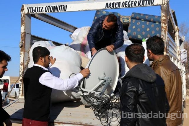 Suriyelilere Türk nakliyeciler de "omuz veriyor"