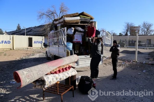 Suriyelilere Türk nakliyeciler de "omuz veriyor"
