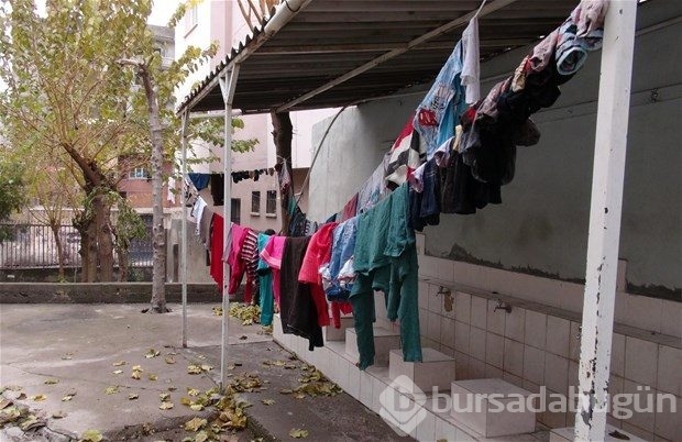 Halk camilere sığındı