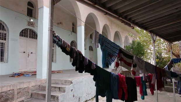 Halk camilere sığındı