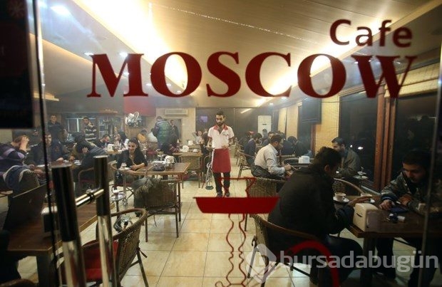 "Kafe Moskova" Rus askerlere bedava içecek ve yiyecek servisi yapıyor