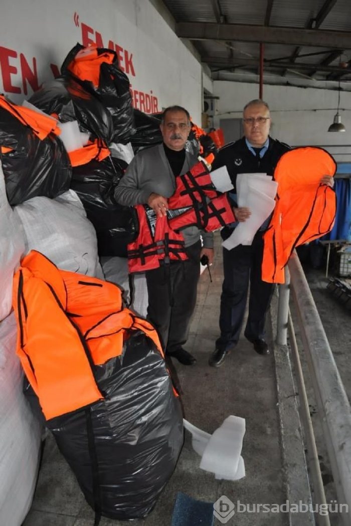 İzmir'de 'Öldüren can yeleği' operasyonu