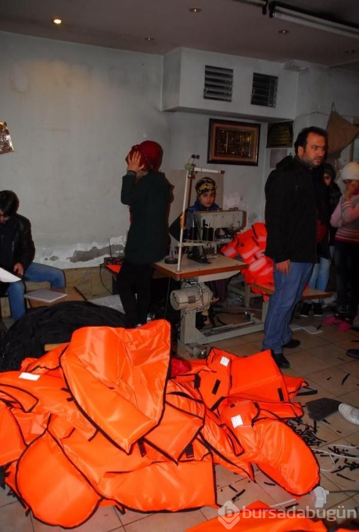 İzmir'de 'Öldüren can yeleği' operasyonu