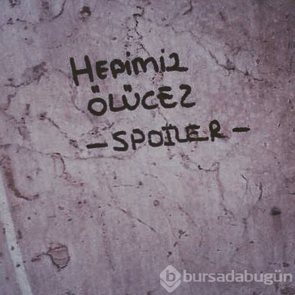 Duvara öyle bir yazı yazdı ki!
