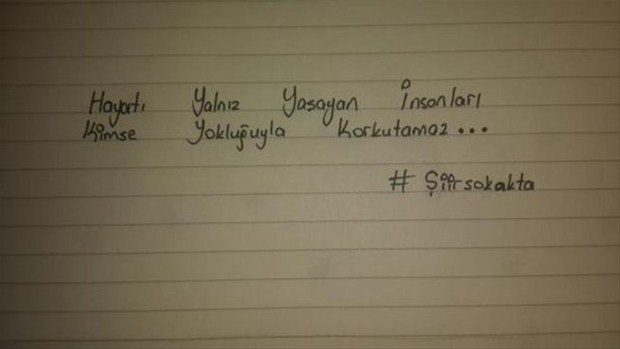 Duvara öyle bir yazı yazdı ki!