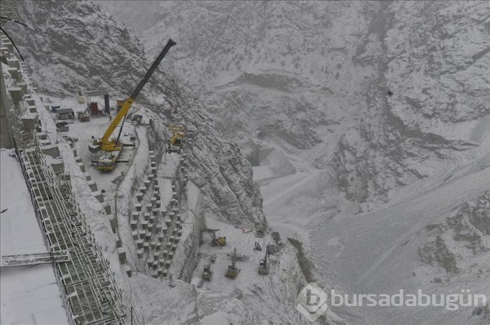 Yusufeli Barajı'nda inşaat çalışmaları devam ediyor