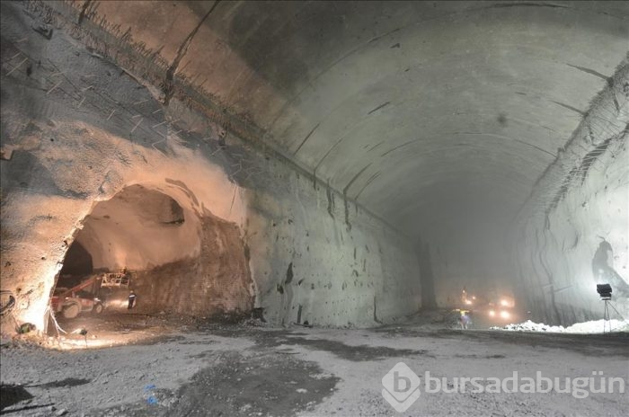 Yusufeli Barajı'nda inşaat çalışmaları devam ediyor