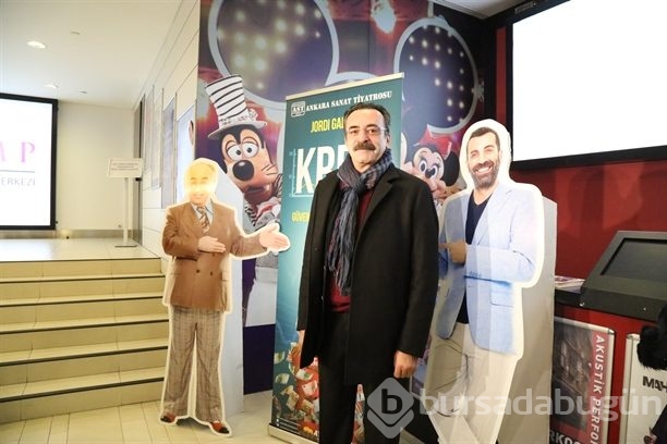 Ünlü isimleri bir araya getiren tiyatro oyunu!