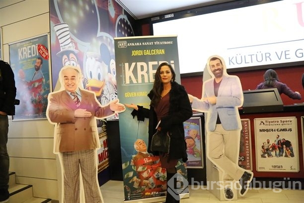 Ünlü isimleri bir araya getiren tiyatro oyunu!