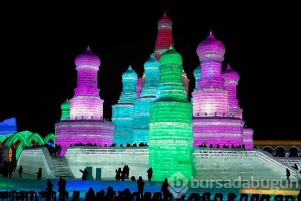 Harbin Buz Festivali ziyaretçileri büyülüyor
