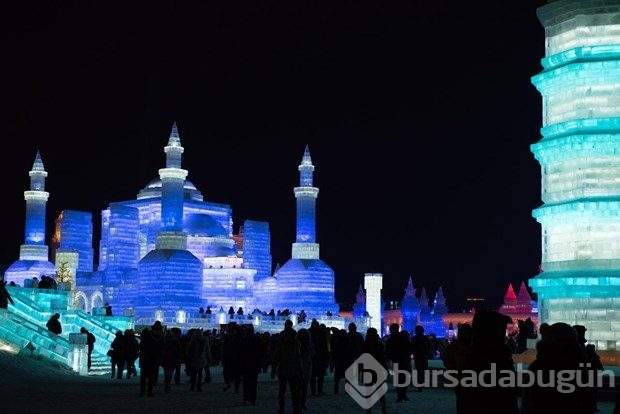 Harbin Buz Festivali ziyaretçileri büyülüyor