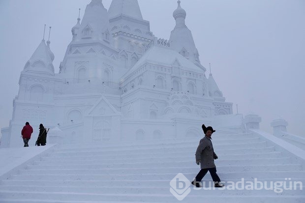 Harbin Buz Festivali ziyaretçileri büyülüyor
