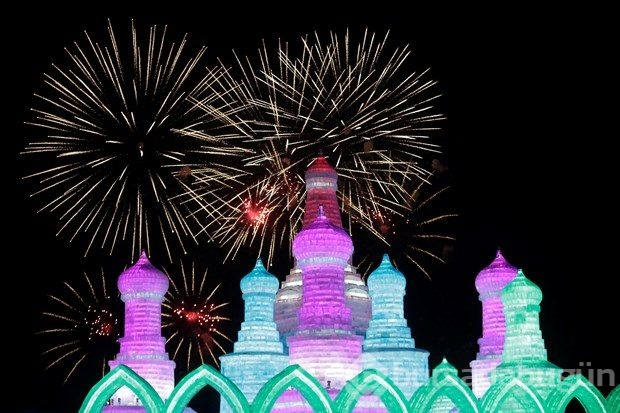Harbin Buz Festivali ziyaretçileri büyülüyor