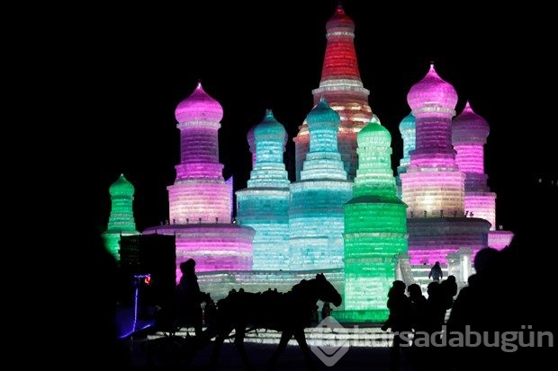 Harbin Buz Festivali ziyaretçileri büyülüyor