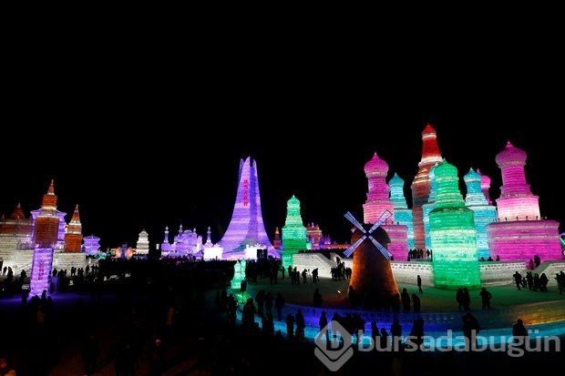 Harbin Buz Festivali ziyaretçileri büyülüyor
