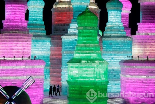 Harbin Buz Festivali ziyaretçileri büyülüyor