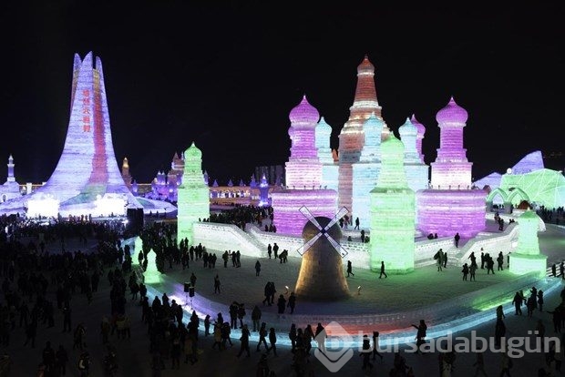 Harbin Buz Festivali ziyaretçileri büyülüyor