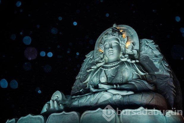 Harbin Buz Festivali ziyaretçileri büyülüyor