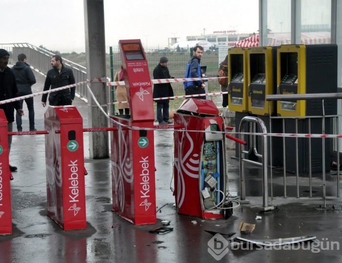 Metrobüs durağında korku dolu anlar