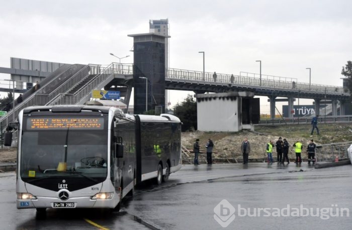 Metrobüs durağında korku dolu anlar