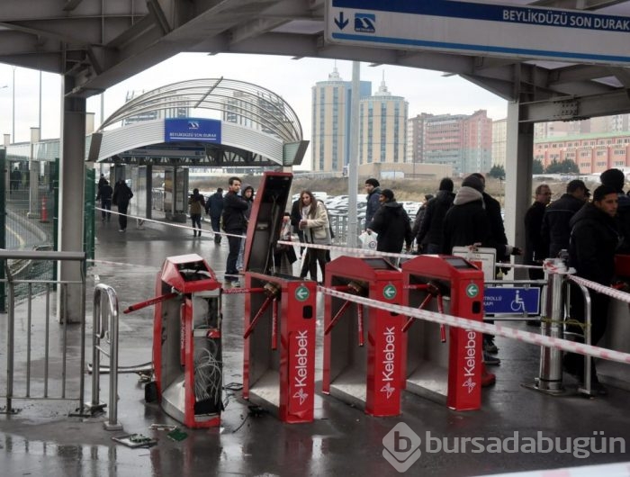 Metrobüs durağında korku dolu anlar