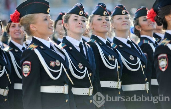 İşte dünyanın en seksi kadın askerleri
