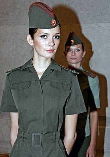 İşte dünyanın en seksi kadın askerleri
