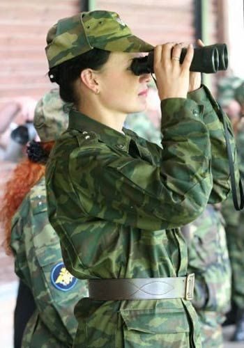 İşte dünyanın en seksi kadın askerleri
