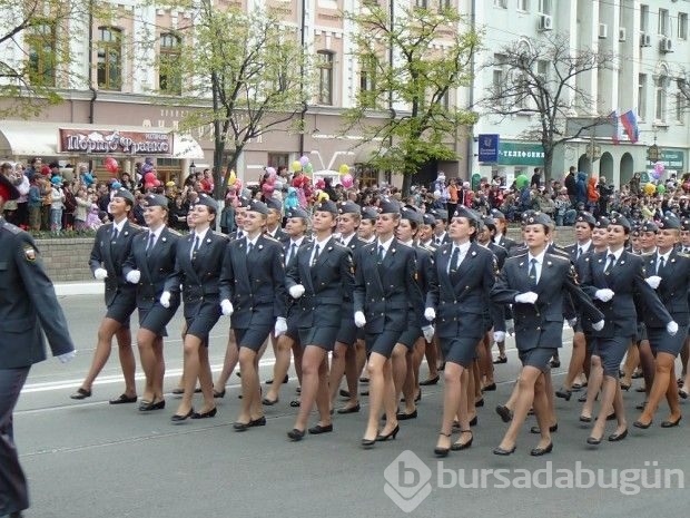 İşte dünyanın en seksi kadın askerleri
