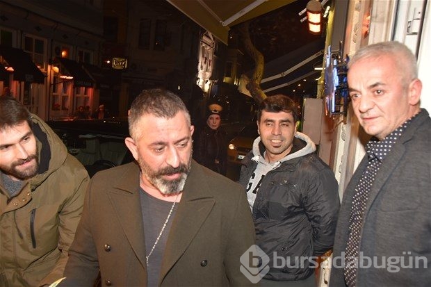 Cem Yılmaz ve sevgilisi!
