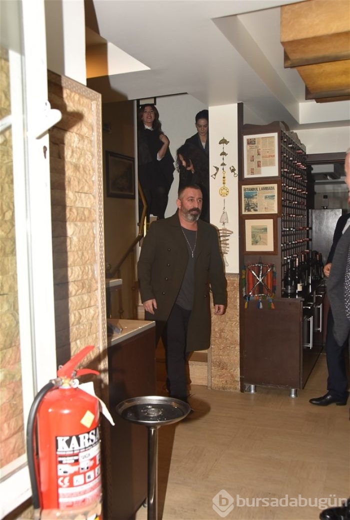 Cem Yılmaz ve sevgilisi!
