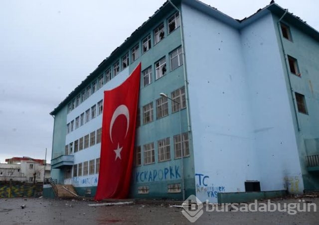 Güvenlik güçlerinden vatandaşlara gıda yardımı
