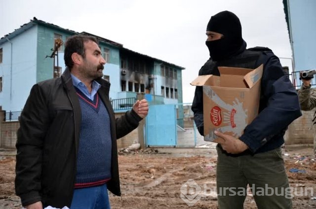 Güvenlik güçlerinden vatandaşlara gıda yardımı
