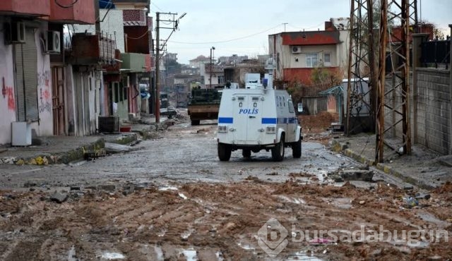 Güvenlik güçlerinden vatandaşlara gıda yardımı
