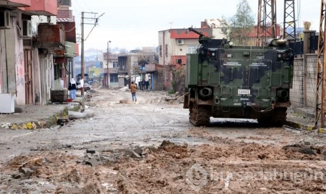 Güvenlik güçlerinden vatandaşlara gıda yardımı
