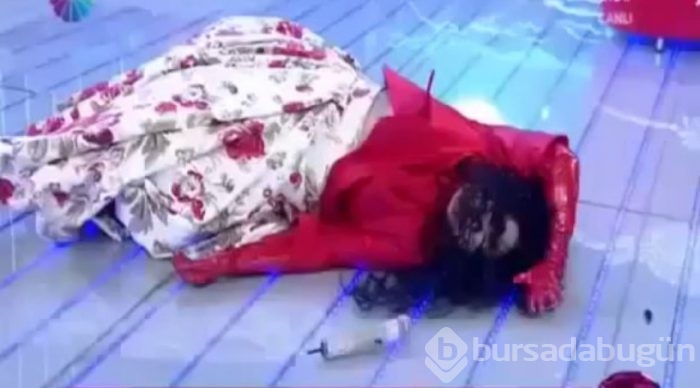 Bülent Ersoy hastaneye kaldırıldı
